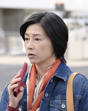 千春の母・小鹿亜紀役:千堂あきほ