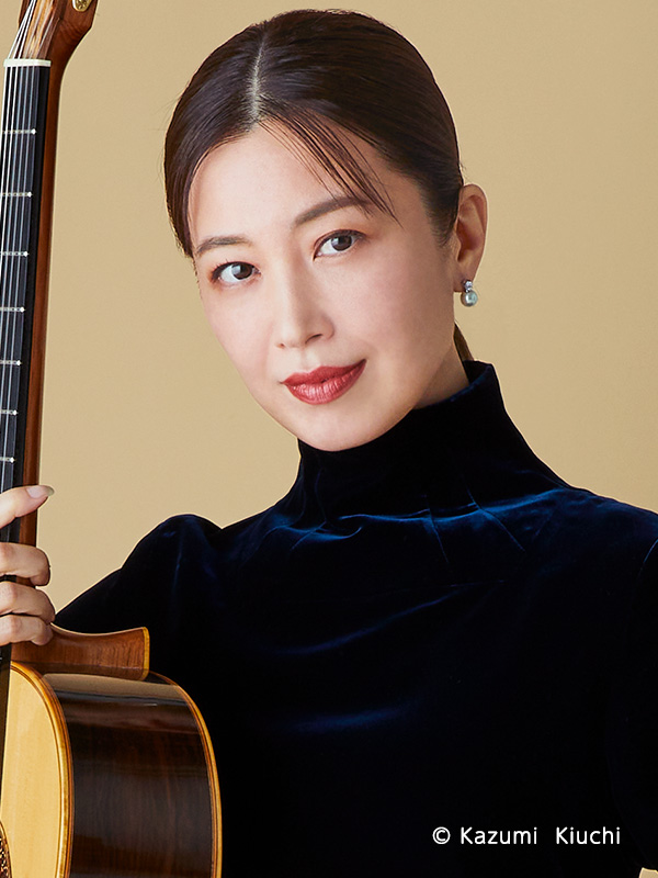 村治佳織（ギター）　写真