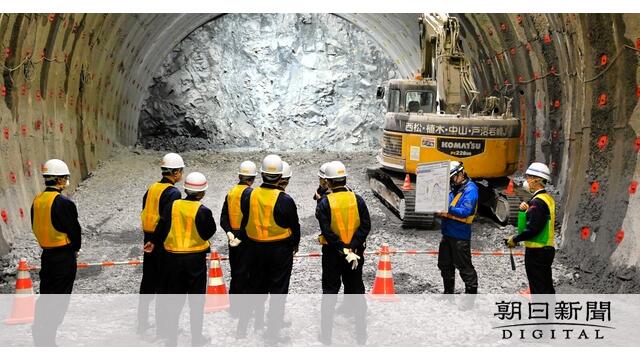 北海道新幹線、トンネル難工事を視察　座長「開業時期に幅持たせる」 サムネイル