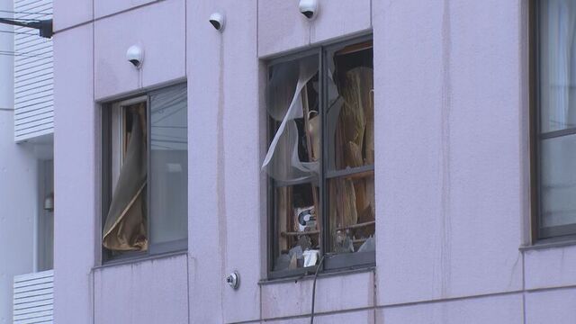 速報！男性1人を救出も意識不明　札幌・中央区でアパート火災 サムネイル