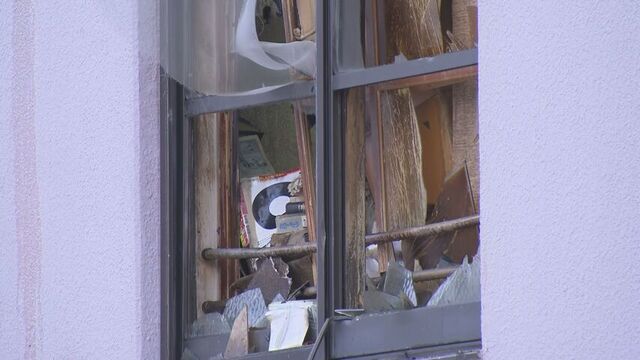 ストーブのある居間が激しく燃える　札幌市中央区のアパート火災で70代男性死亡　 サムネイル