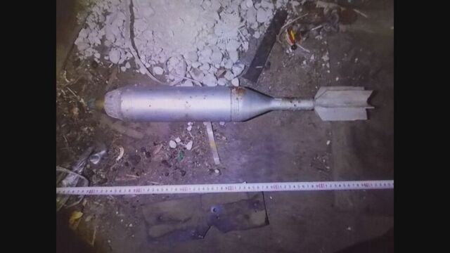 「プレハブの床に砲弾が」解体予定のプレハブ小屋で発見　火薬の入っていない米軍の照明弾と判明　北広島市
