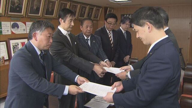 釧路湿原周辺メガソーラー計画、建設中止求める要望書 市議と市民団体が市長に提出 オジロワシへの影響懸念 サムネイル