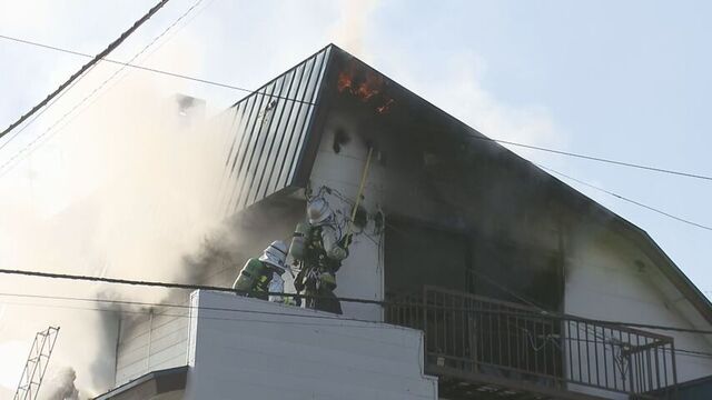 「ストーブから火」札幌・南区で住宅火災　住人の女性１人がけがで病院搬送　