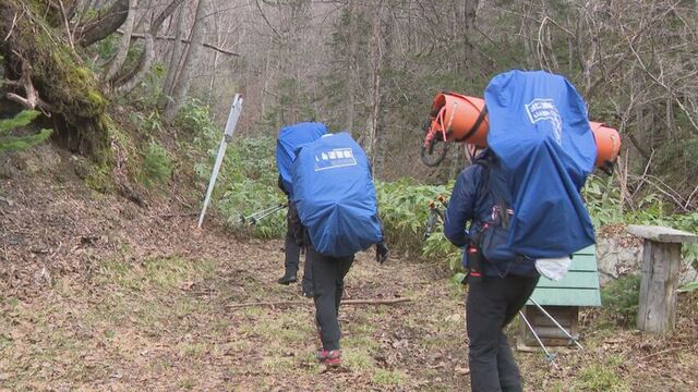 「両親が帰ってこない」夕張岳の登山口に夫婦の車、遭難の恐れ　消防など30人で捜索　南富良野町