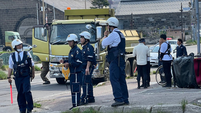 【速報】小樽運河近くの路上で人力車とダンプカーが衝突　1人けが サムネイル