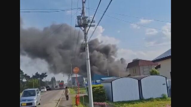 「倉庫が燃えている」北海道旭川市で倉庫が燃える火事　けが人の情報はなし サムネイル