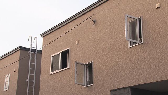 「２階の部屋から火が出た」…札幌・北区の住宅で火事　住人の２０代男性が病院搬送　
