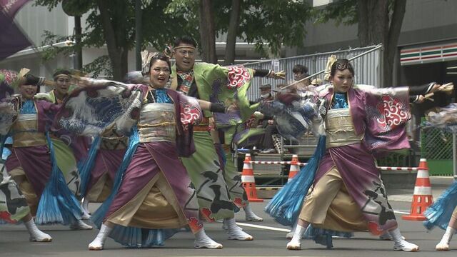 YOSAKOIソーラン祭り　迫力のパレード始まる