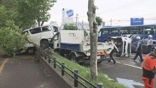 逆走のうえスピード緩めず衝突繰り返すトラック　札幌市豊平区の多重事故でドラレコが捉えたその瞬間 サムネイル