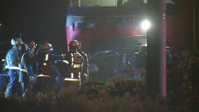 踏切上に車がとどまっていた可能性も　JR室蘭線の踏切内で貨物列車と車が衝突　苫小牧市 サムネイル
