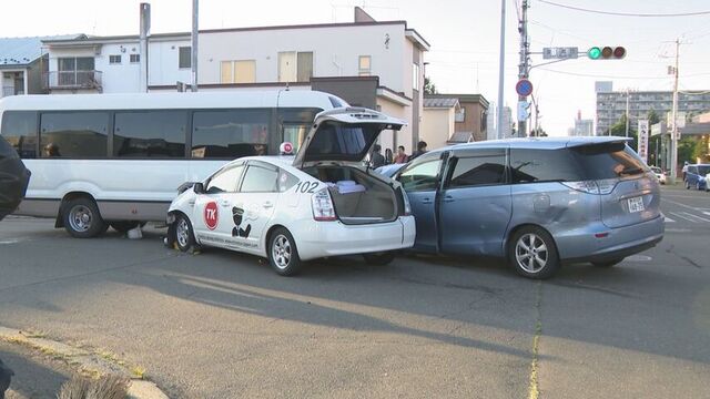 帯広市でバスなど3台が衝突する事故　3人搬送 サムネイル