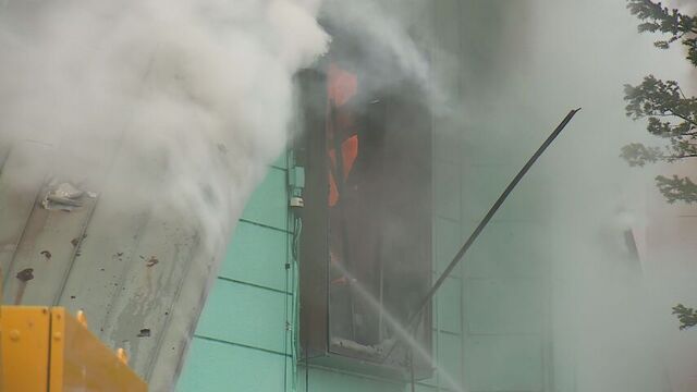 「２階から出火している」苫小牧市の住宅で火事　２階建ての一室焼く　家にいた６人は全員避難して無事