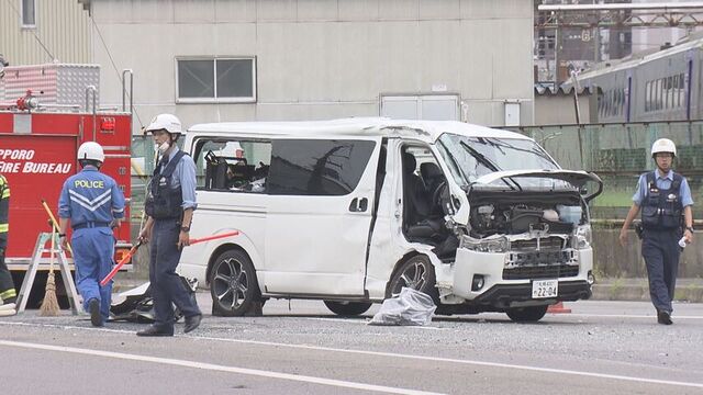 札幌市東区　ダンプカーとワゴン車が衝突する事故　ワゴン車を運転していた男性が顔と腰の痛みを訴え搬送 サムネイル