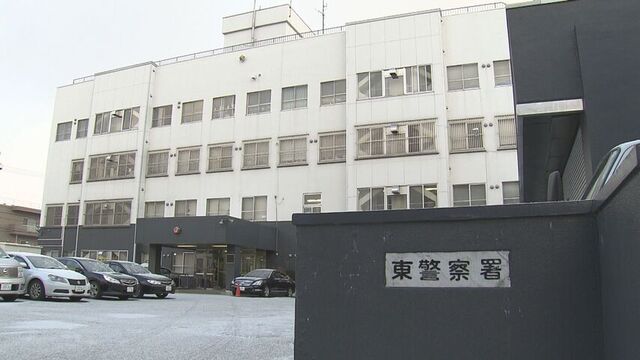 交差点で乗用車に軽自動車が追突する事故　乗用車の母子軽傷　軽自動車の男は車を放置し立ち去る　札幌 サムネイル