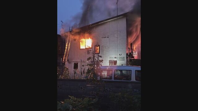 旭川市の住宅で火事…消し止められたはずが約1時間半後に再び燃え現在も消火活動中　けが人なし サムネイル