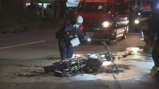 札幌市北区の交差点で乗用車とオートバイが衝突　３０代男性が意識のある状態で病院搬送　オートバイ全焼　