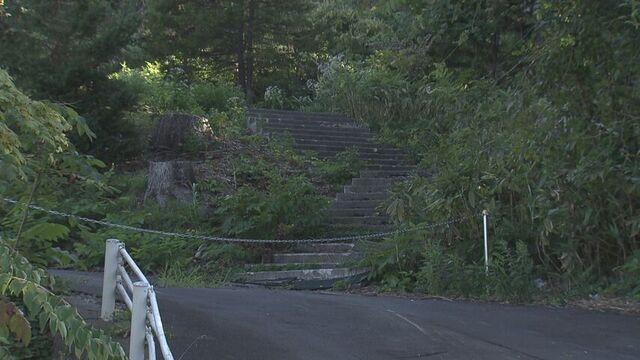 小樽市松ヶ枝の住宅街近くの敷地　14日午前　体長1.6メートルのクマが目撃される　警察が注意を呼びかけ サムネイル
