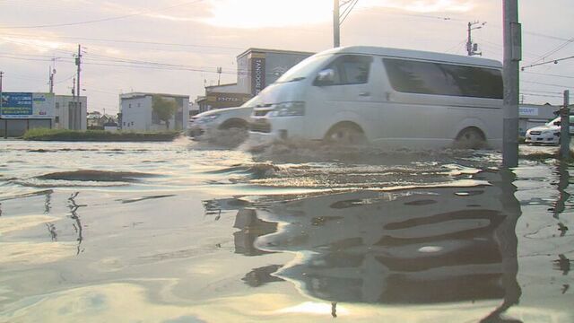 大雨の影響で道路が冠水　高速道路が一時通行止め　JR特急含む16本運休　北海道苫小牧市 サムネイル