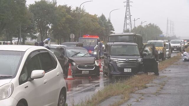 ひき逃げの疑いで男を再逮捕　乗用車で次々と車に衝突し4人軽傷　恵庭市の多重事故 サムネイル