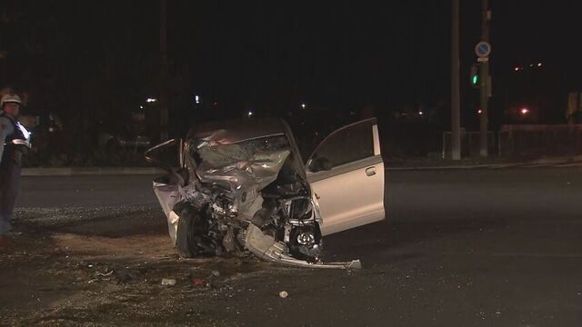 北斗市の国道でミキサー車と軽自動車の事故　軽自動車の男性意識不明で搬送