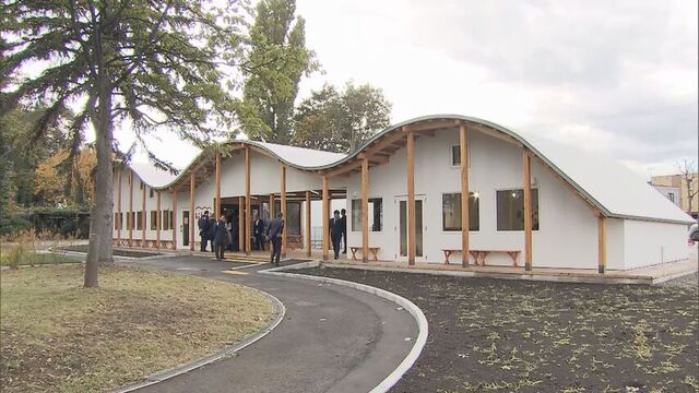 人気ベーカリー「どんぐり」などが手がける施設「LiLiLi」が22日プレオープン　札幌市・百合が原公園 サムネイル