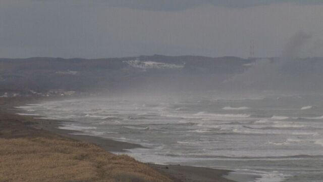 建物から大量の煙が…　無人の食品工場から出火　６時間以上燃え続ける　北海道網走市
