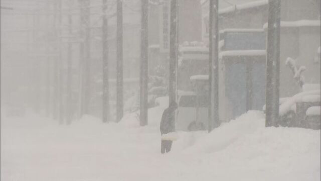 12日朝にかけて 警報級の大雪や猛吹雪のおそれ 交通障害など十分な注意を 石狩・後志 サムネイル
