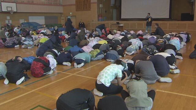 防災訓練中に再び地震 函館震度4、札幌震度3を観測 青森県東方沖を震源にマグニチュード6.9の地震 サムネイル