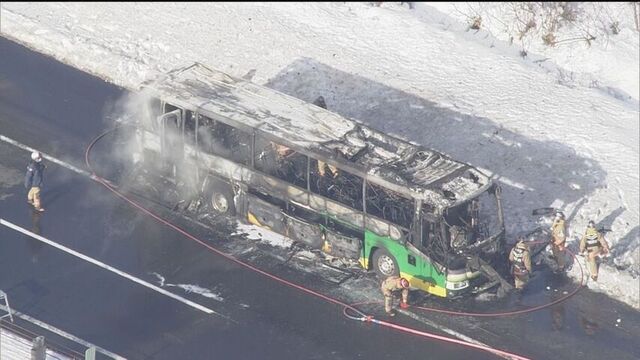 空港連絡バス炎上事故「運転手が荷物を取り出した後に発火」緊迫の証言　無線で連携し約10分で避難 サムネイル