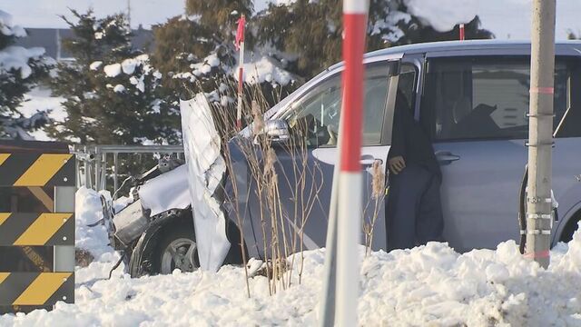 【速報】踏切で走行中の普通列車と乗用車が衝突　JR留萌線 深川駅～石狩沼田駅で運転見合わせ　深川市 サムネイル