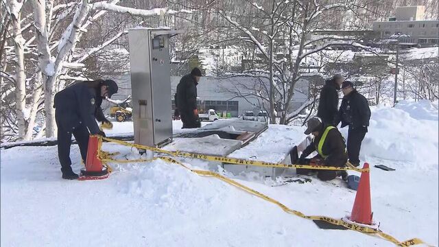 自動の「非常停止装置」が不作動か…小樽市　スキー場のエスカレーターで男の子（５）が腕を挟まれ死亡