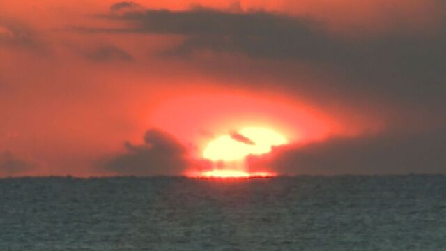 「いい年になりそうです」新年への思いは…札幌や根室　初日の出を迎える人々で賑わう サムネイル