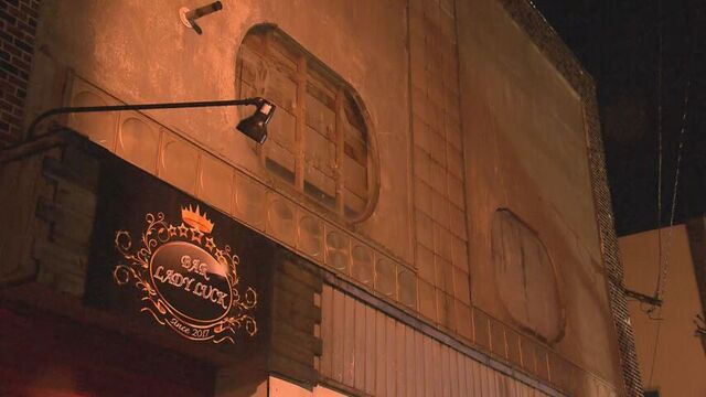 北海道日高町　飲食店の壁に女性の遺体　オーナーの男、隠しながら営業か　遺体の身元確認急ぐ　