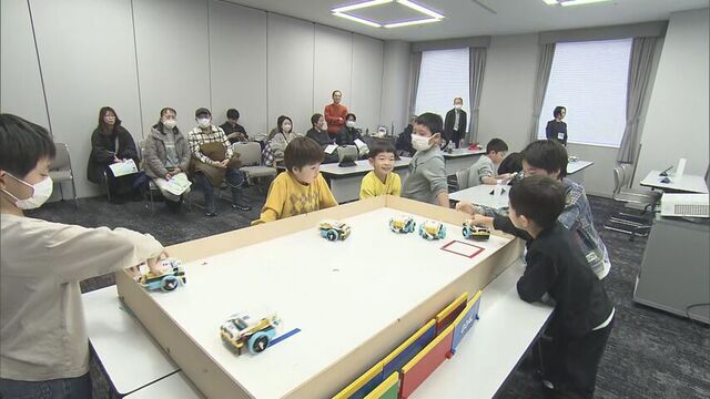 「楽しい…」札幌・白石区で国内最大級のプログラミング体験会　参加費無料　18日午後4時まで サムネイル