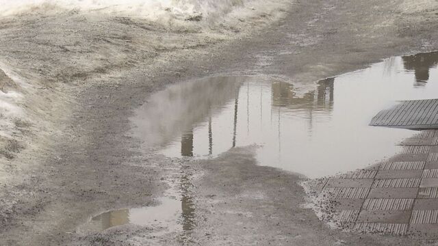 函館で10℃を超え4月上旬並みの暖かさ　北海道で気温上昇しグチャグチャ路面に