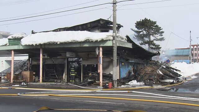 「軒先から煙…」北海道滝川市の商店街で火事　けが人なし　ストーブが原因の可能性も