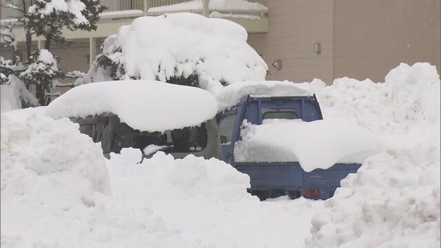 北海道大樹町74cm、帯広市31cmの積雪　十勝管内の小中学校8校が臨時休校に　雪かきに追われる町民 サムネイル