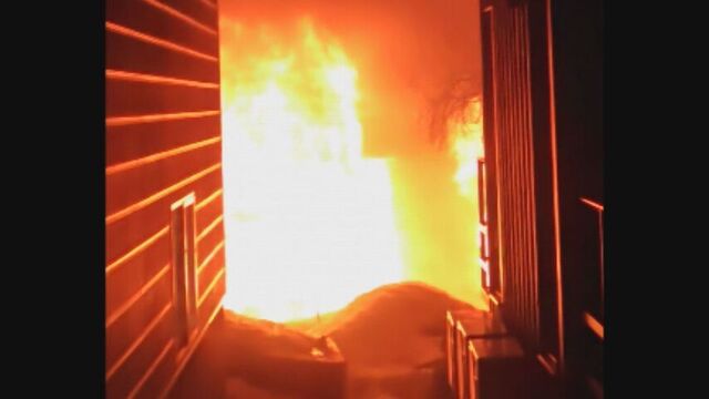 居間付近の燃え方が激しく…札幌市北区　自宅に火をつけた疑いで21歳の女を送検　