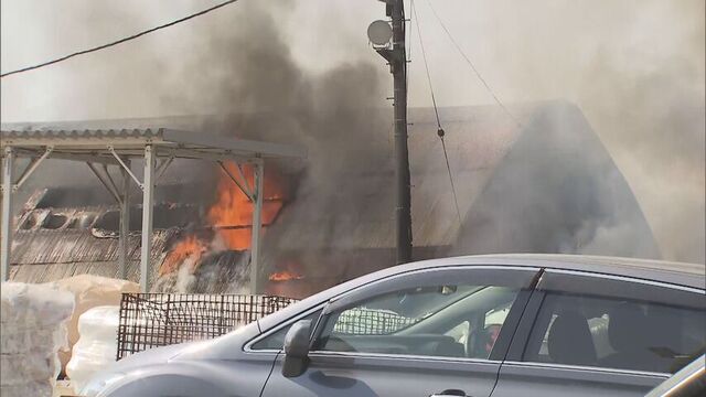 北海道江別市の産廃処理会社で倉庫2棟が焼ける火事、およそ2時間半後に消し止められる　けが人なし