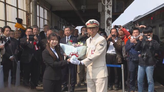 JR留萌線ラストラン　石狩沼田駅でお別れセレモニー サムネイル