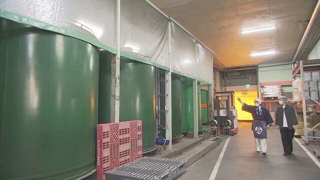 醤油蔵見学の様子