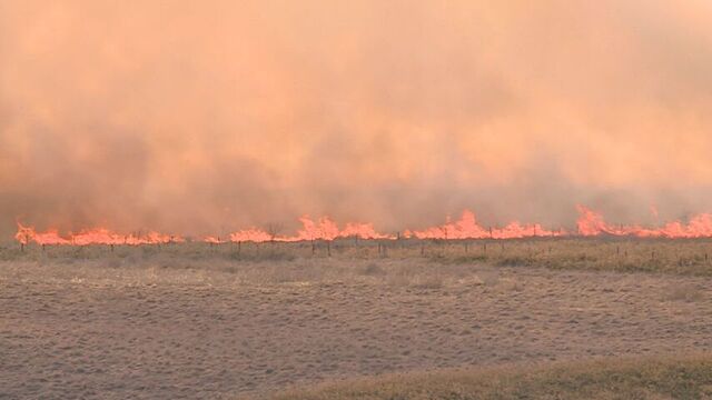 「煙が上がっている」根室市珸瑤瑁で大規模火災　南西方向に拡大中　避難所設置し自衛隊派遣を要請 サムネイル