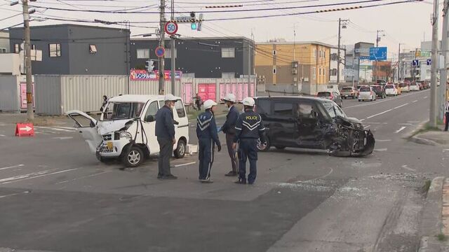 【速報】旭川の交差点で車同士が出合い頭に衝突　高齢女性、意識不明重体　現場は信号機のある交差点 サムネイル
