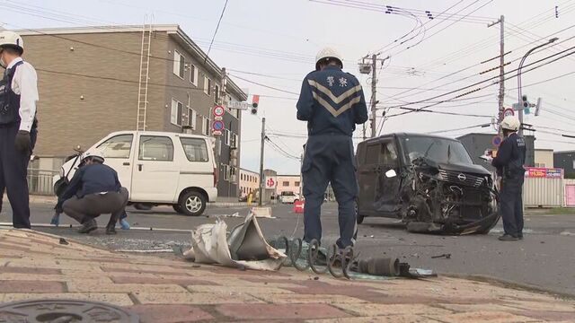 【続報】旭川の信号機のある交差点で車同士が出合い頭に衝突　高齢女性が死亡 サムネイル
