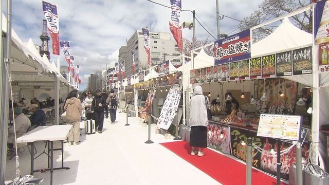 札幌・創成川公園で「狸二条酒まつり」GW前に全国の地酒50種と道産グルメが集結　1000円飲み比べで昼酒満喫 サムネイル