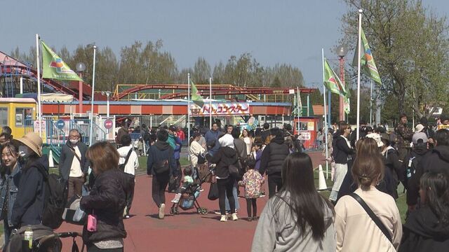 にぎわう園内（5日）