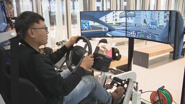 増加する外国人観光客のレンタカー事故を防げ！新千歳空港で日本の交通ルールを学ぶシミュレーター体験会 サムネイル