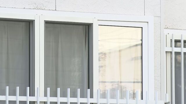 「母を殺そうと思った」自宅で実母の顔面などをはさみで刺して殺害しようと…殺人未遂の疑いで26歳男逮捕