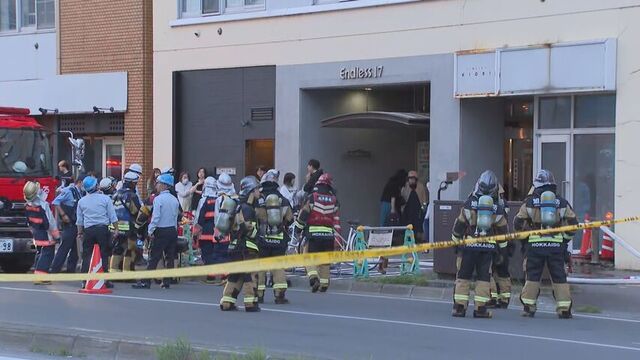＜速報＞旭川駅前の店舗兼共同住宅で「廊下に白煙が漂っている」7階の一室焼ける　 サムネイル